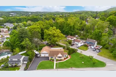 7 Mary St, Bloomingdale, NJ 07403 - Photo 32