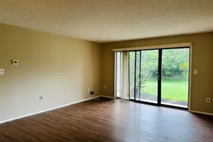 122 Crabapple Ln, Franklin Township, NJ 08823 - Photo 2