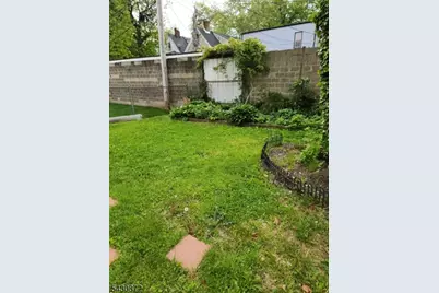 132 Eppirt St, East Orange, NJ 07018 - Photo 22