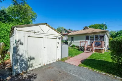 42 Main Beach Rd, Ringwood, NJ 07456 - Photo 22