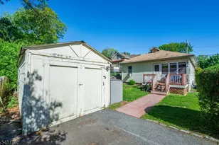 42 Main Beach Rd, Ringwood, NJ 07456 - Photo 22