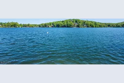 42 Main Beach Rd, Ringwood, NJ 07456 - Photo 2