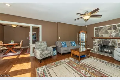 42 Main Beach Rd, Ringwood, NJ 07456 - Photo 6