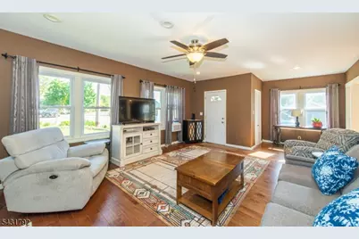 42 Main Beach Rd, Ringwood, NJ 07456 - Photo 4