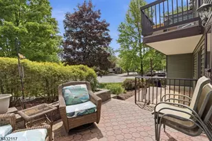 55 Meadowview Dr, Clinton Township, NJ 08801 - Photo 4