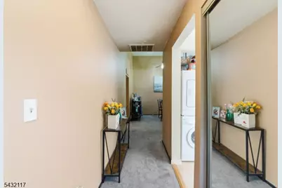55 Meadowview Dr, Clinton Township, NJ 08801 - Photo 6