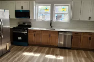 189 N Oraton Pkwy, East Orange, NJ 07017 - Photo 2