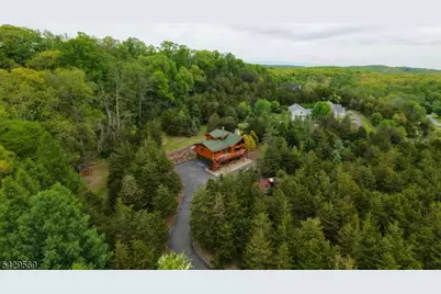 8 Highlands Ln, Hardwick Township, NJ 07825 - Photo 2