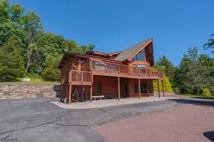 8 Highlands Ln, Hardwick Township, NJ 07825 - Photo 4