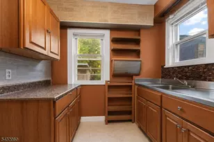 489 N Clinton St, East Orange, NJ 07017 - Photo 2