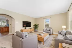 38 Eastern States Pkwy, Somerville, NJ 08876 - Photo 4