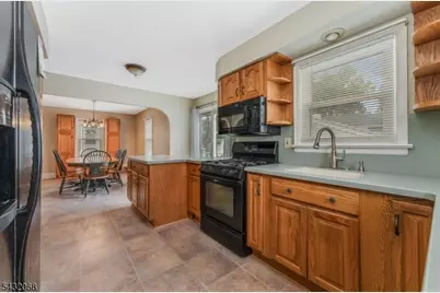 38 Eastern States Pkwy, Somerville, NJ 08876 - Photo 6