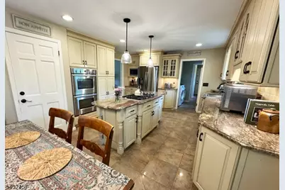 77 Plum Brook Road, Raritan Township, NJ 08822 - Photo 2