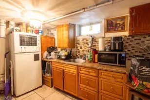 180 Berkshire Pl, Irvington, NJ 07111 - Photo 14