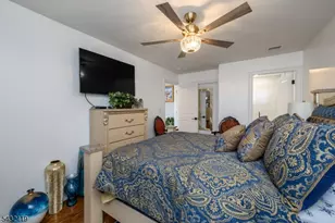 1019 Bishop Evans Way, Linden, NJ 07036 - Photo 18