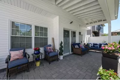1019 Bishop Evans Way, Linden, NJ 07036 - Photo 34