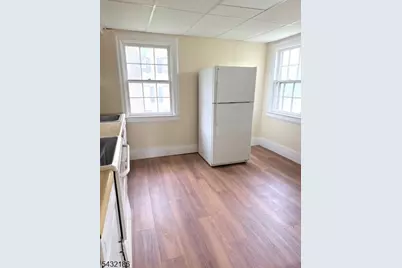 100 Main St - Front Apt #3, Newton, NJ 07860 - Photo 12