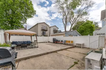 1039 Anna St, Elizabeth, NJ 07201 - Photo 32