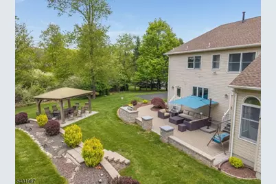 26 Alpaugh Dr, Bethlehem Township, NJ 08802 - Photo 4