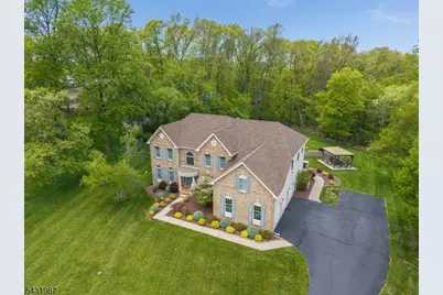 26 Alpaugh Dr, Bethlehem Township, NJ 08802 - Photo 2