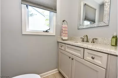5 Hansen Pl, Wayne Twp., NJ 07470 - Photo 18