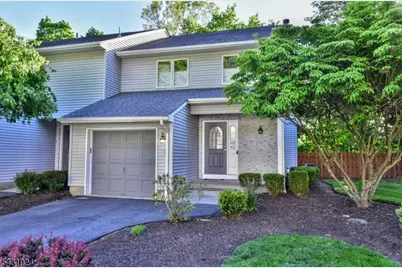 5 Hansen Pl, Wayne Twp., NJ 07470 - Photo 2