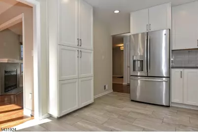 5 Hansen Pl, Wayne Twp., NJ 07470 - Photo 12