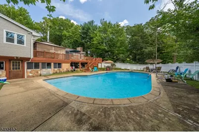 220 Horseshoe Rd, Berkeley Heights Township, NJ 07922 - Photo 4