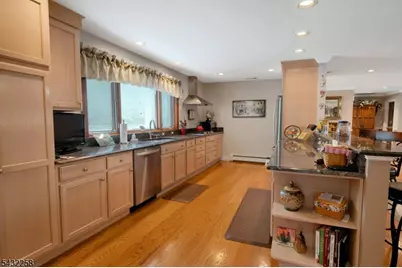 319 S Orange Ave, Livingston, NJ 07039 - Photo 10