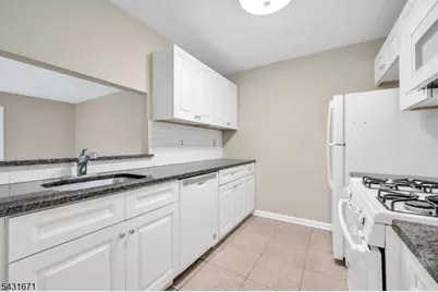 213 Stratford Pl, Bridgewater, NJ 08805 - Photo 10
