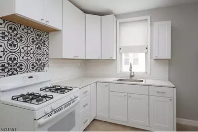 16 E 19th St, Linden, NJ 07036 - Photo 12