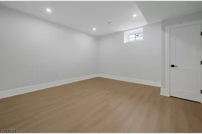 18 Lincoln Ave, Florham Park, NJ 07932 - Photo 36