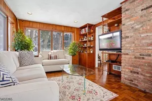 61 Western Dr, Millburn, NJ 07078 - Photo 6