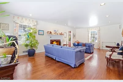 61 Western Dr, Millburn, NJ 07078 - Photo 2