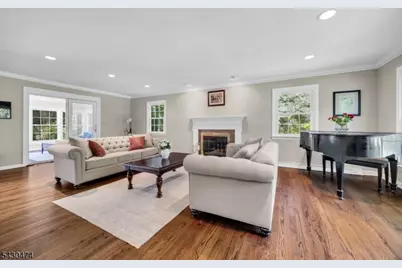 935 Minisink Way, Westfield, NJ 07090 - Photo 4