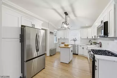 23 Center Ave, Little Falls Township, NJ 07424 - Photo 2