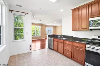 24 Swing Bridge Ln, South Bound Brook Boro, NJ 08880 - Photo 10