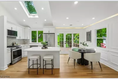 34 Clark St, Summit, NJ 07901 - Photo 8