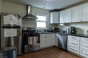 555 Jackson Ave, Rahway, NJ 07065 - Photo 8
