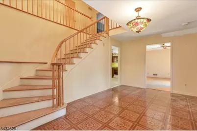 8 Branko Rd, Berkeley Heights Township, NJ 07922 - Photo 2