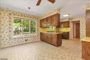 8 Branko Rd, Berkeley Heights Township, NJ 07922 - Photo 10