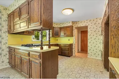 8 Branko Rd, Berkeley Heights Township, NJ 07922 - Photo 14
