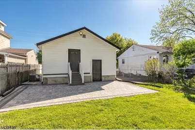 115 Carlisle Ter, Plainfield, NJ 07062 - Photo 22