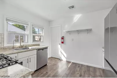 115 Carlisle Ter, Plainfield, NJ 07062 - Photo 16