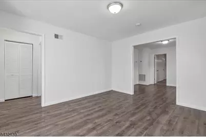 115 Carlisle Ter, Plainfield, NJ 07062 - Photo 6