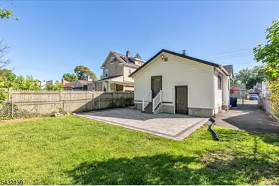 115 Carlisle Ter, Plainfield, NJ 07062 - Photo 20