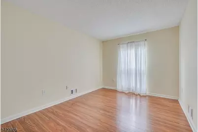 69 Amberly Ct, Franklin Township, NJ 08823 - Photo 12
