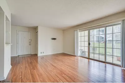 69 Amberly Ct, Franklin Township, NJ 08823 - Photo 2