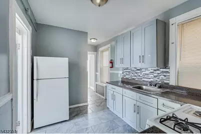 37 Blum St, Newark, NJ 07103 - Photo 8
