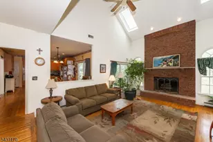 31 Richmond Hill Dr, Sparta Township, NJ 07871 - Photo 4
